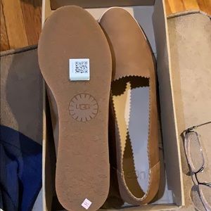 BRAND NEW UGG VISTA FLATS